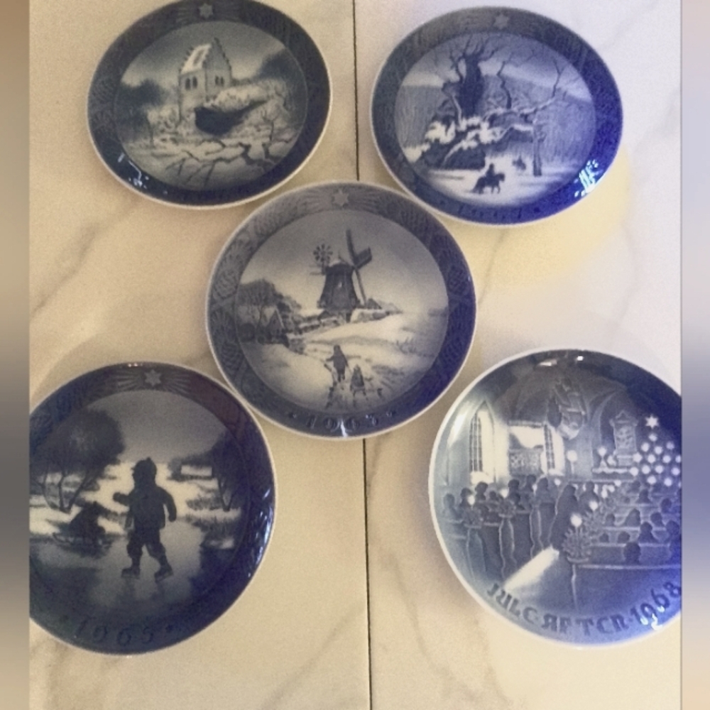 5 Royal Copenhagen Blue/White Christmas & Winter Scenes Plates from 1960s